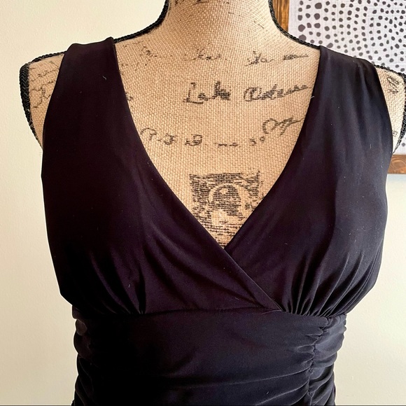 Deep Rouched V-Neck Bodycon Top - Picture 4 of 11